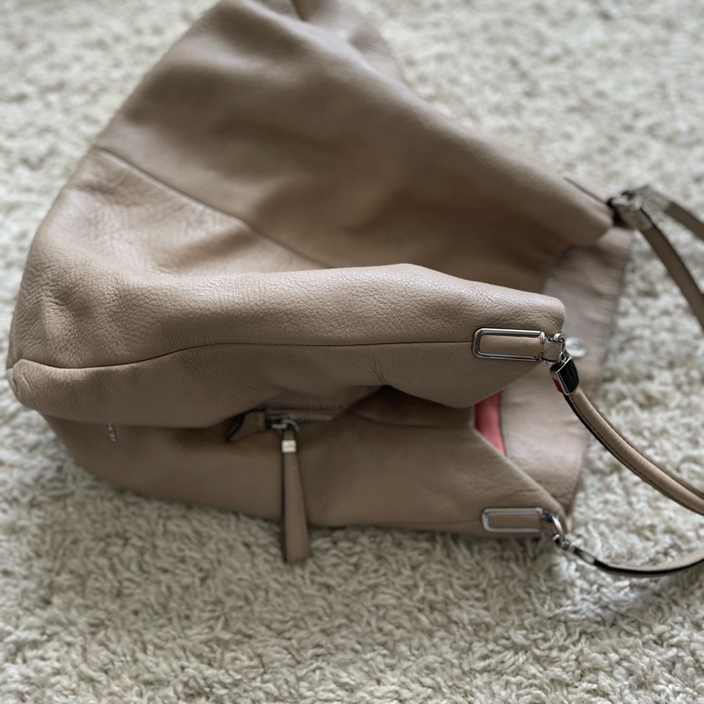 COACH 💯 Leather Bag -Beige!!!